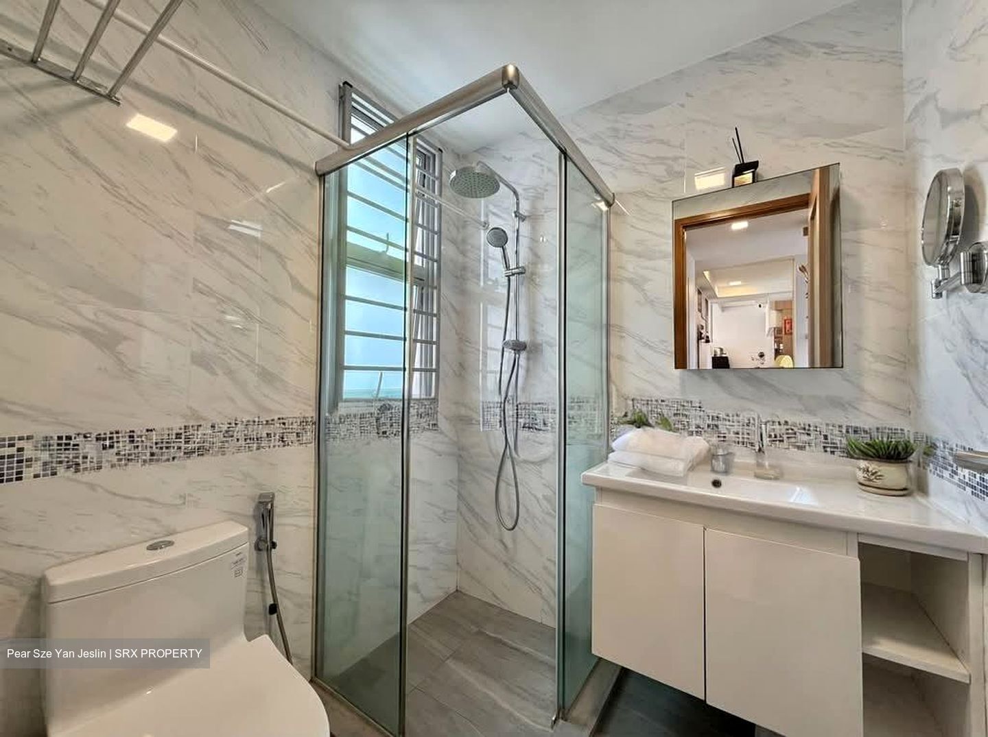 The Lakeshore (D22), Condominium #595193101